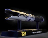 043023-StarWars-Cal-Kestis-Saber-Sculpture-Image-005
